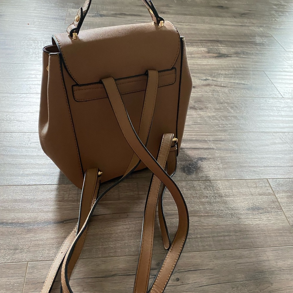 Backpack - Picture 2 of 5
